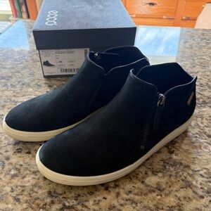 ECCO Soft 7, Black Nubuck Ankle Boots with White Sole